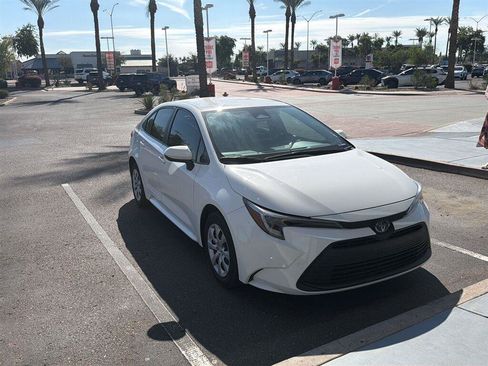 Used 2023 Toyota Corolla LE w/ Carpet Mat Package (TMS) FWD image 5