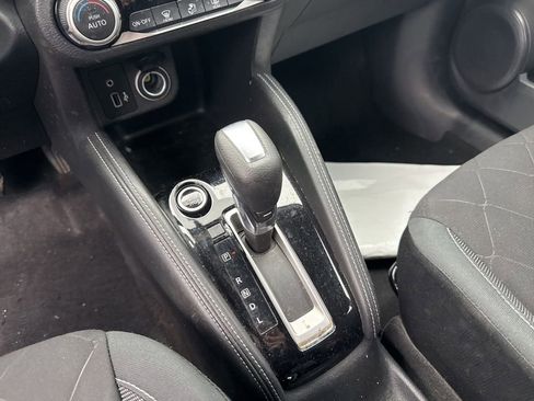 Used 2019 Nissan Kicks SV image 7