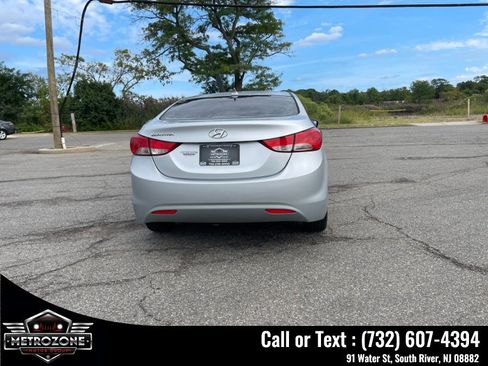Used 2013 Hyundai Elantra GLS w/ Preferred Pkg FWD image 7