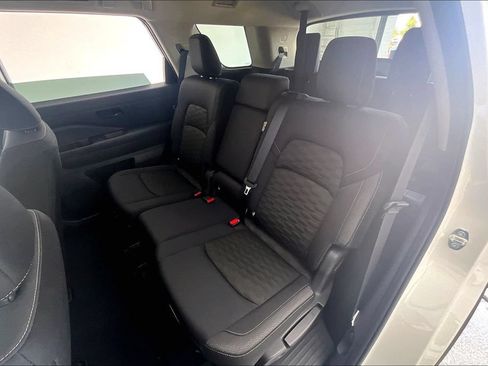 Used 2024 Nissan Pathfinder SV FWD image 35