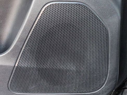 Used 2016 Jeep Cherokee Limited image 33