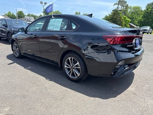 Used 2023 Kia Forte LXS w/ LXS Technology Package FWD image 7
