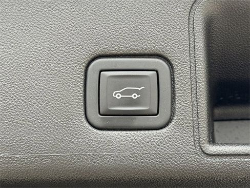 Used 2023 GMC Terrain AT4 image 31