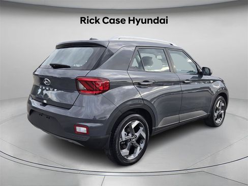 Certified 2025 Hyundai Venue SEL image 8