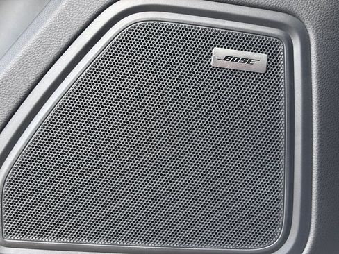 Certified 2024 Porsche Macan image 23