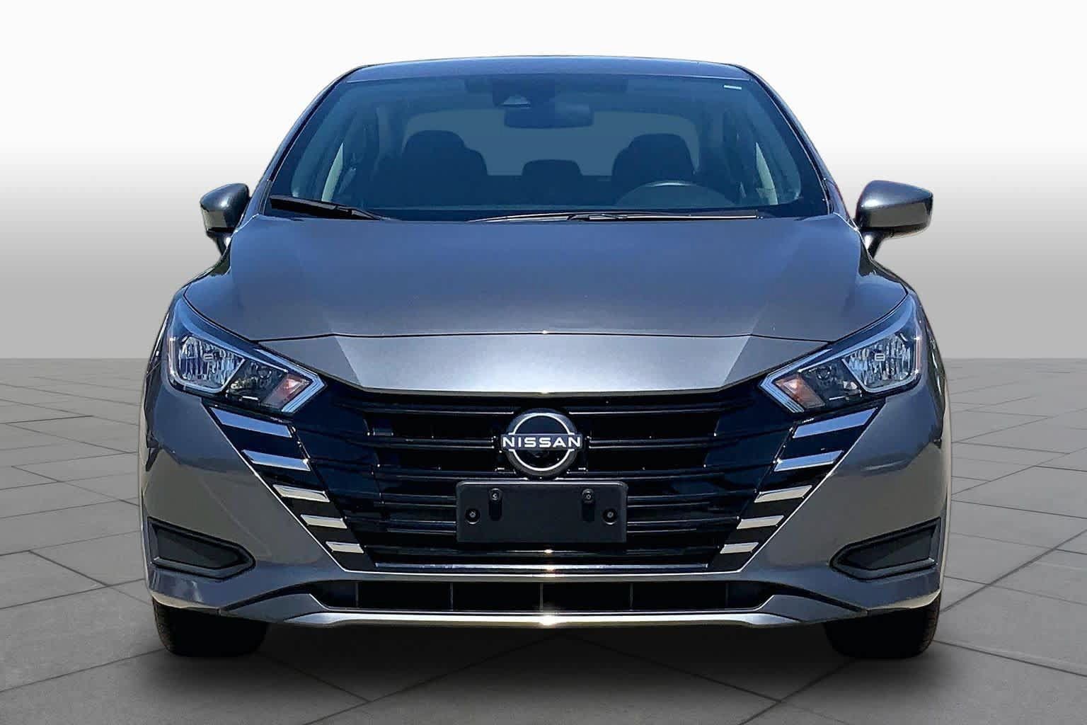 Used 2024 Nissan Versa SV FWD image 4