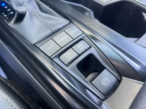 Used 2025 Toyota Camry SE w/ Convenience Package FWD image 20