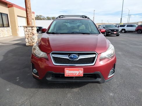 Used 2016 Subaru Crosstrek 2.0i Premium image 3