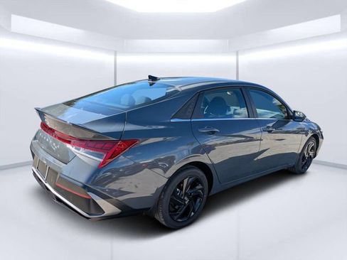New 2026 Hyundai Elantra SEL Sport Premium FWD image 3