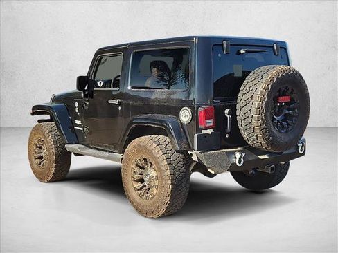 Used 2018 Jeep Wrangler Sahara w/ Connectivity Group AWD/4WD image 8