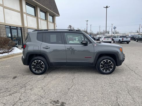 Used 2023 Jeep Renegade Trailhawk w/ Trailer Tow Group image 2
