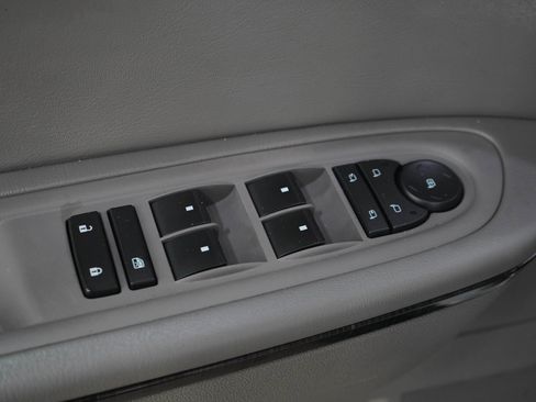 Used 2016 Chevrolet Traverse LTZ AWD/4WD image 24