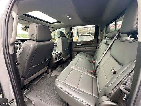 Used 2025 GMC Sierra 1500 Denali image 4