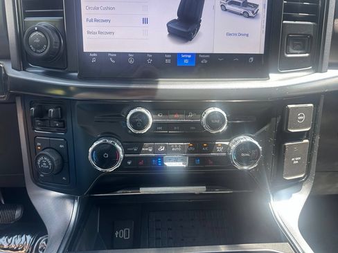 Used 2025 Ford F150 Platinum AWD/4WD image 17