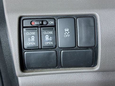 Used 2016 Honda Odyssey SE image 22