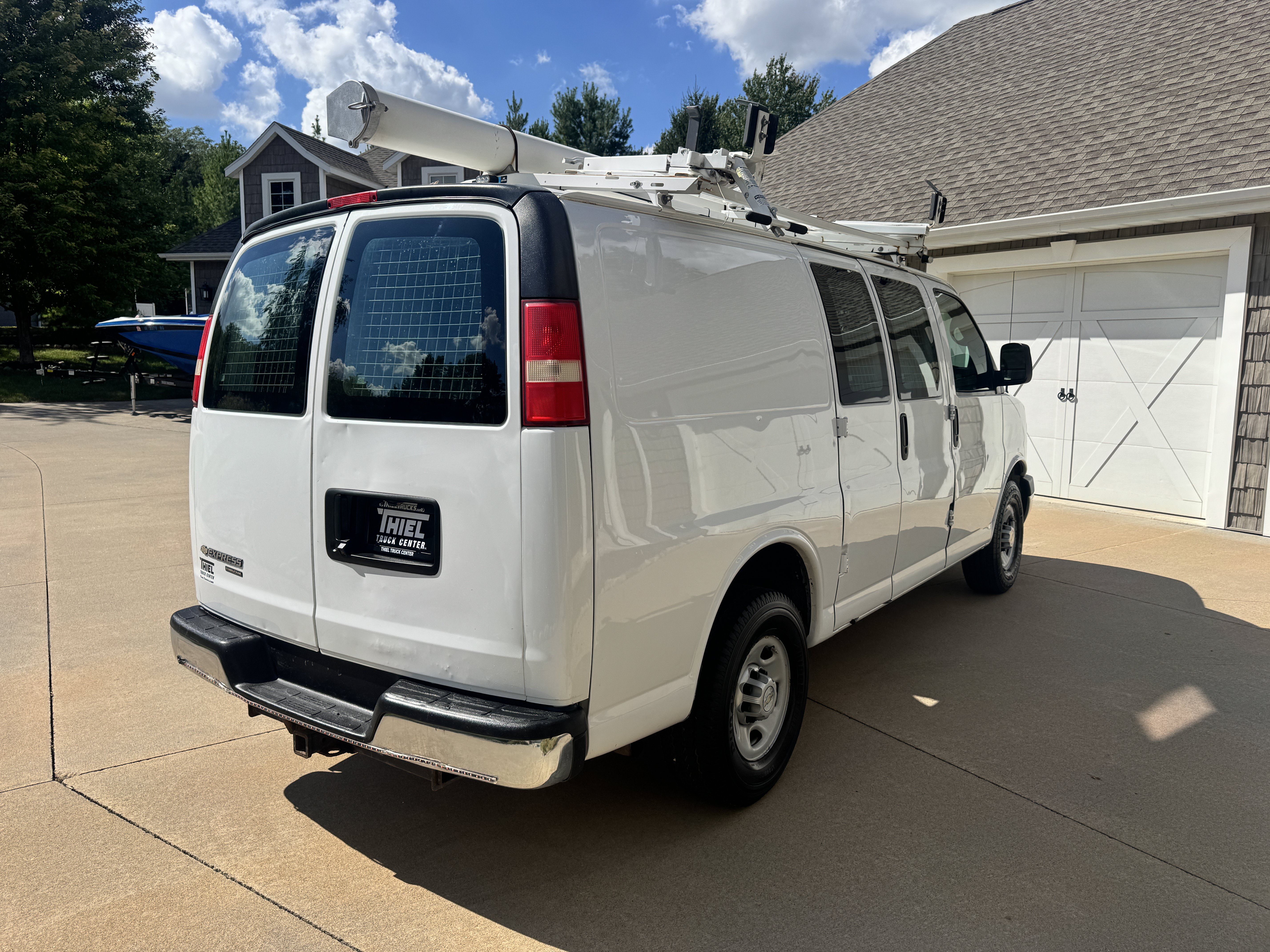 Used 2014 Chevrolet Express 2500 RWD image 6
