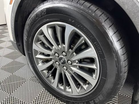 Used 2019 Lincoln Nautilus Select FWD image 13