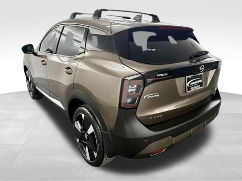 Used 2025 Nissan Kicks SR image 6