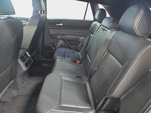 Used 2022 Volkswagen Atlas Cross Sport SE FWD image 11