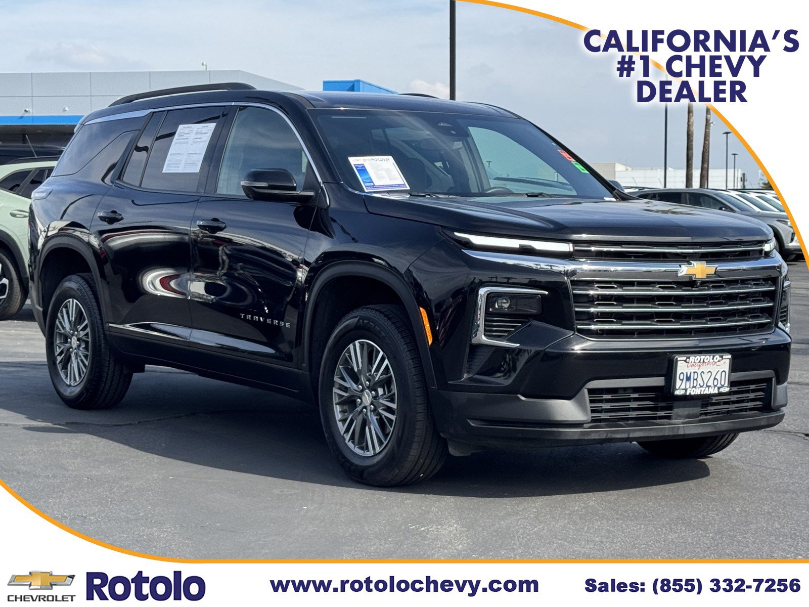 Used 2024 Chevrolet Traverse LT FWD image 1