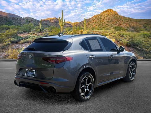 Used 2023 Alfa Romeo Stelvio Veloce AWD/4WD image 4