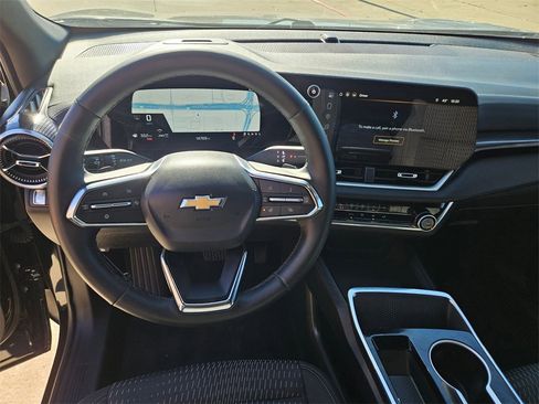 Used 2025 Chevrolet Equinox LT image 17