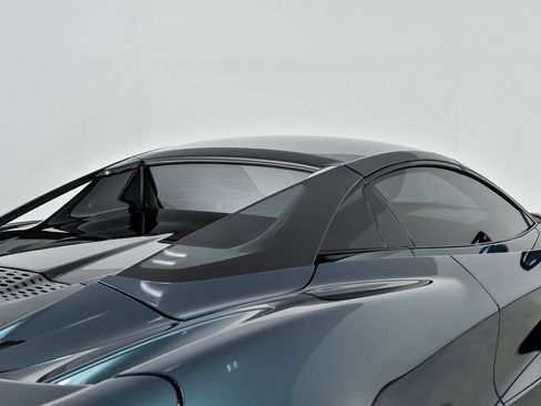 Used 2024 McLaren 750S Spider RWD image 17