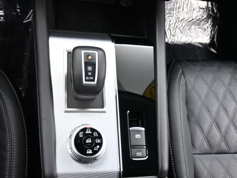 Used 2023 Mitsubishi Outlander SEL AWD/4WD image 19
