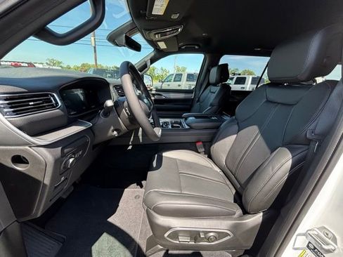 New 2026 Jeep Grand Wagoneer 2WD image 14