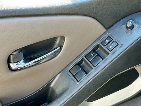 Used 2024 Nissan Frontier SV w/ SV Convenience Package image 15