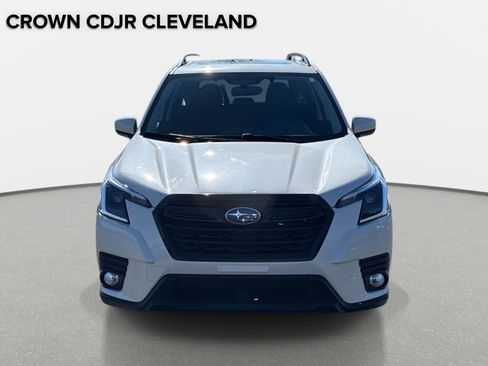 Used 2023 Subaru Forester Premium image 9
