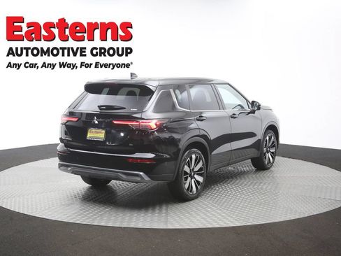 Used 2025 Mitsubishi Outlander SE AWD/4WD image 41