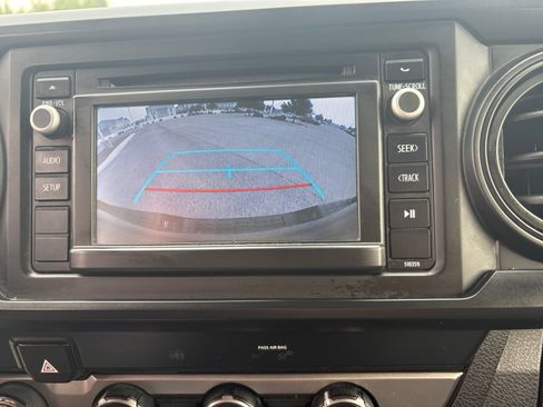 Used 2019 Toyota Tacoma SR AWD/4WD image 29
