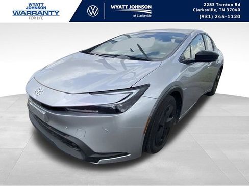 Used 2025 Toyota Prius LE image 1