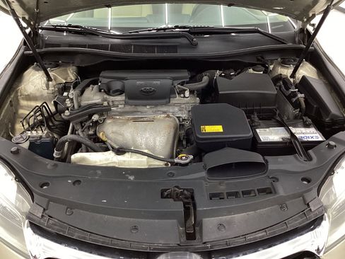 Used 2015 Toyota Camry LE image 40