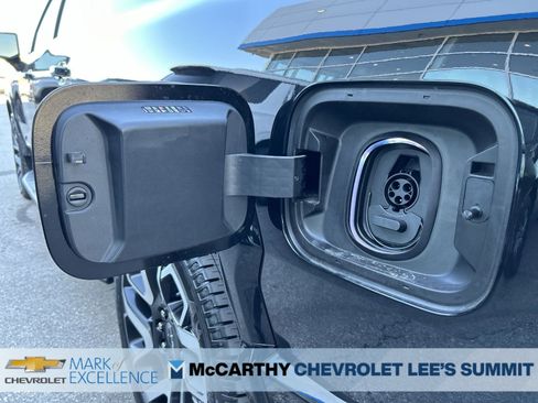 New 2024 Chevrolet Silverado EV RST image 13