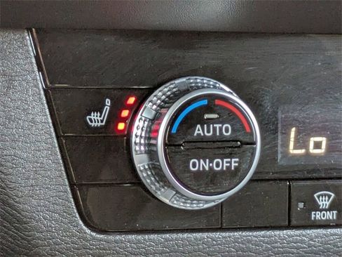 Used 2024 Mitsubishi Outlander SE Black Edition image 24