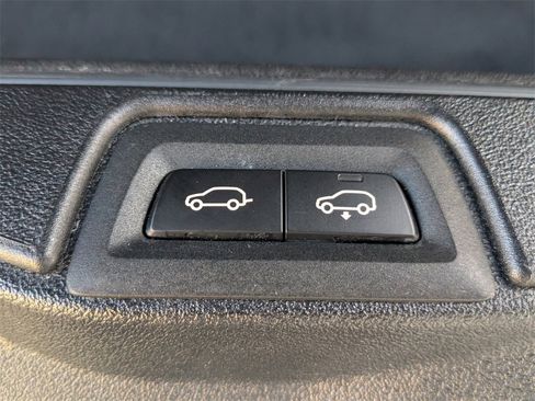 Used 2021 BMW X7 xDrive40i w/ M Sport Package image 16