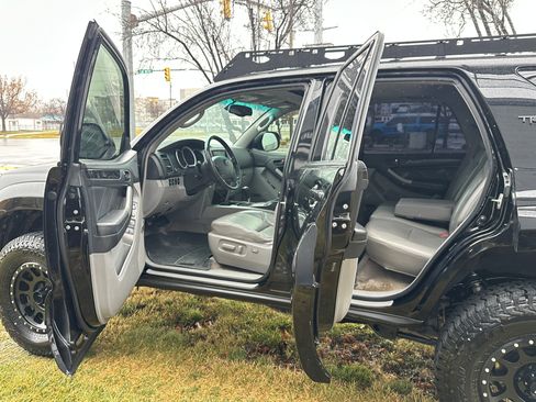 Used 2006 Toyota 4Runner Limited image 19