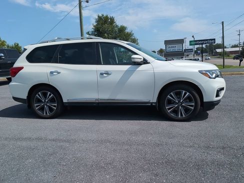 Used 2020 Nissan Pathfinder Platinum AWD/4WD image 4