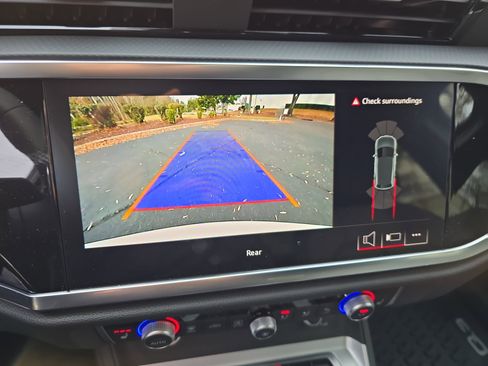 New 2025 Audi Q3 2.0T Premium image 22