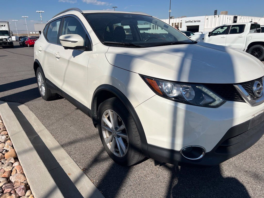 Used 2017 Nissan Rogue Sport SV w/ SV Premium Package AWD/4WD image 5