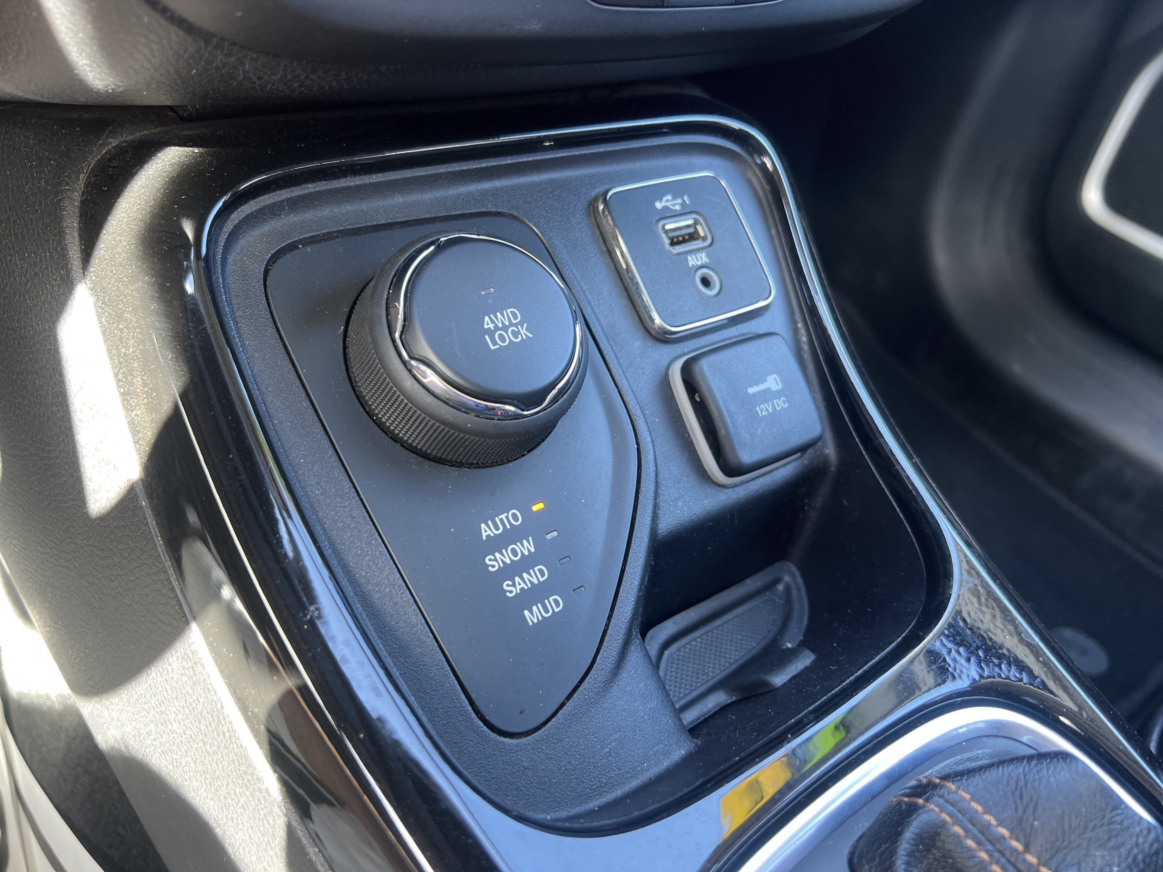 Used 2019 Jeep Compass Limited AWD/4WD image 30
