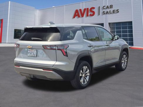 Used 2025 Chevrolet Equinox LT FWD image 6