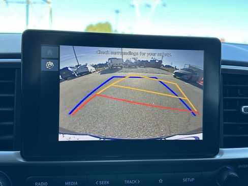 Used 2023 Hyundai Venue SEL image 29