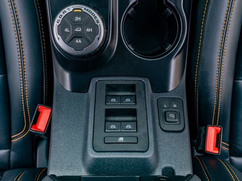 Used 2024 Ford Bronco Badlands image 29