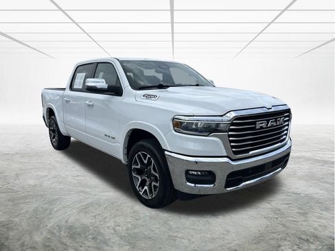 Used 2025 RAM 1500 Laramie AWD/4WD image 2