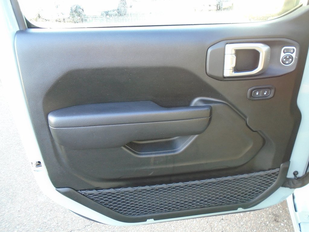 Used 2024 Jeep Wrangler Unlimited Sport AWD/4WD image 6