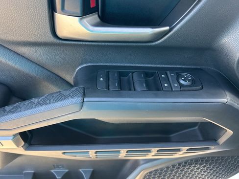 Used 2025 Toyota Tacoma TRD Off-Road image 21