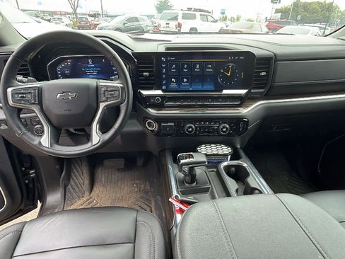 Used 2024 Chevrolet Silverado 1500 RST image 18